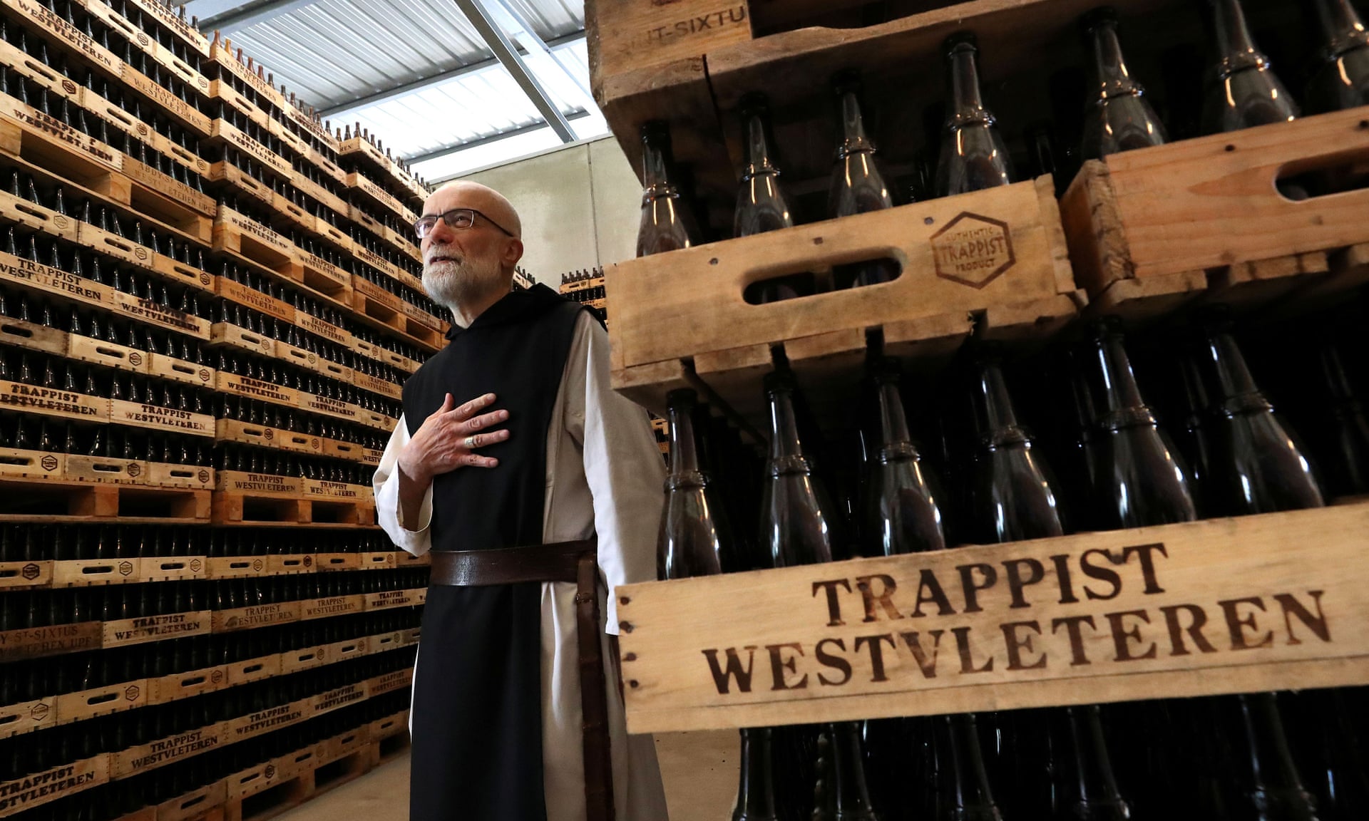 Brewer monk. Монахи Трапписты. Бельгийский Траппист. Пивоварня Trappist в Бельгии. Монах Траппист пивоварение.